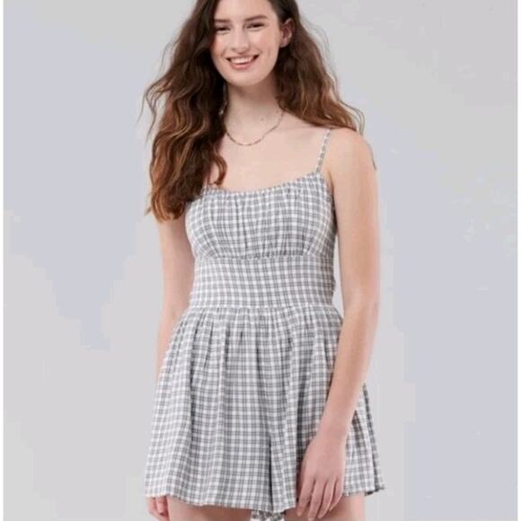 Hollister Pants - Hollister Plaid Gingham Romper Shorts Pockets Y2K Lined Smocked Size Medium M